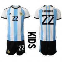 Billiga Argentina Lautaro Martinez #22 Barnkläder Hemma fotbollskläder till baby VM 2022 Kortärmad (+ Korta byxor)